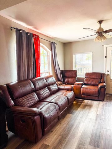 932 Road 5251, Cleveland, TX 77327