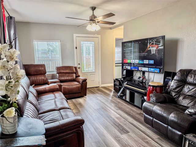 932 Road 5251, Cleveland, TX 77327