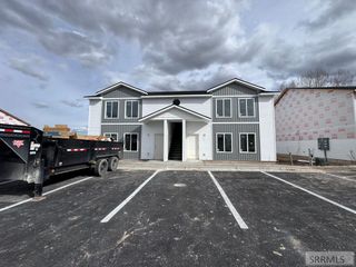 5400 Park Lawn Drive, Chubbuck, ID 83202