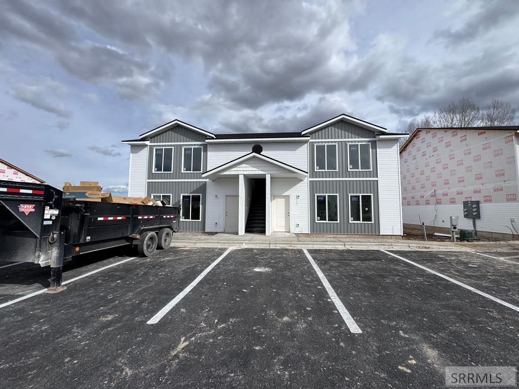 5400 Park Lawn Drive, Chubbuck, ID 83202