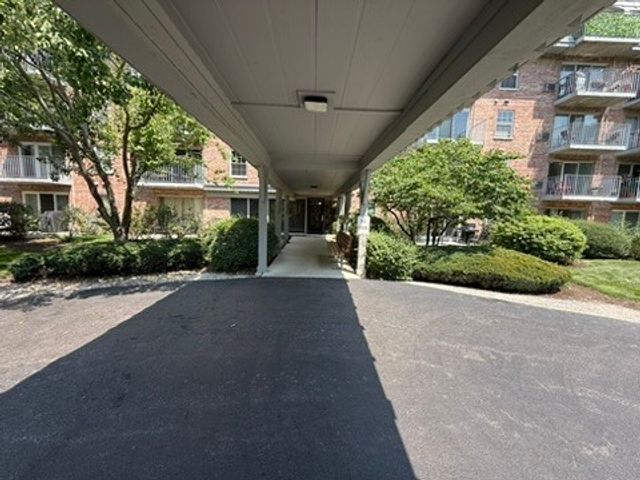 5125 Blodgett Avenue 415T, Downers Grove, IL 60515