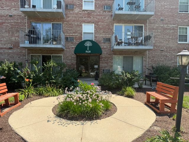 5125 Blodgett Avenue 415T, Downers Grove, IL 60515