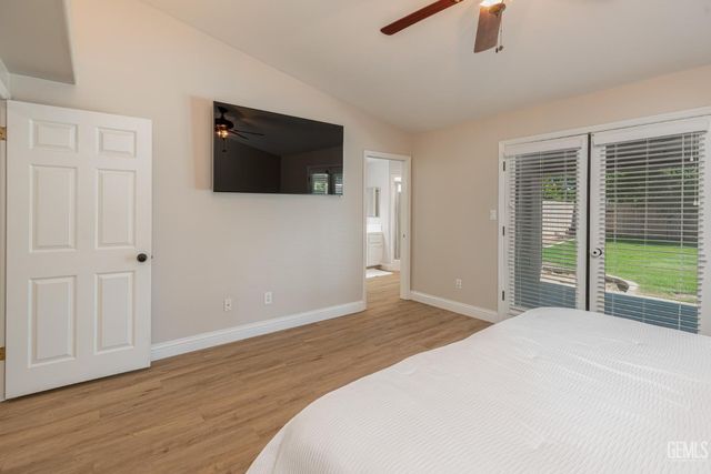 11123 Coachlight Court, Bakersfield, CA 93312