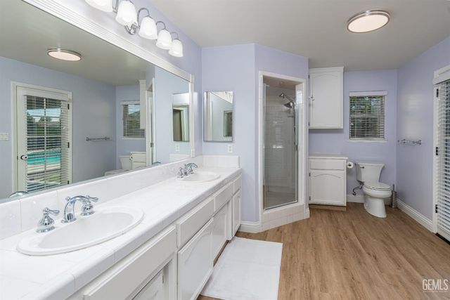 11123 Coachlight Court, Bakersfield, CA 93312