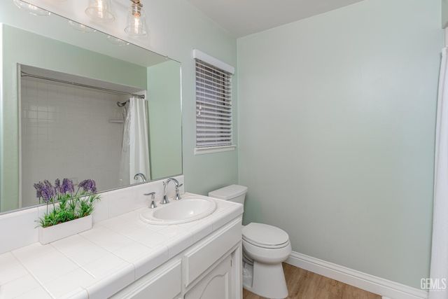 11123 Coachlight Court, Bakersfield, CA 93312