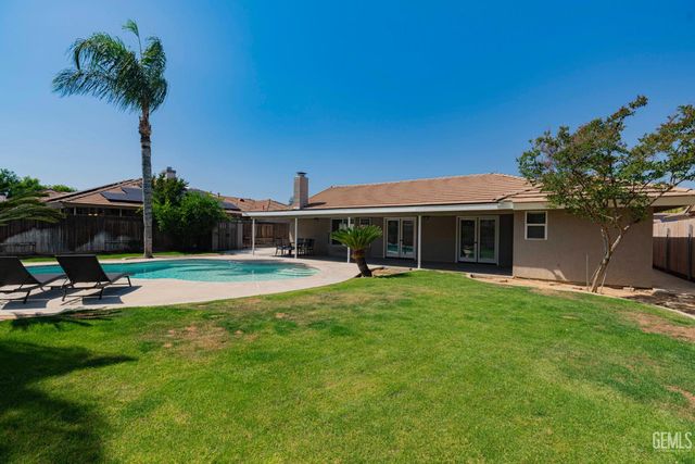 11123 Coachlight Court, Bakersfield, CA 93312