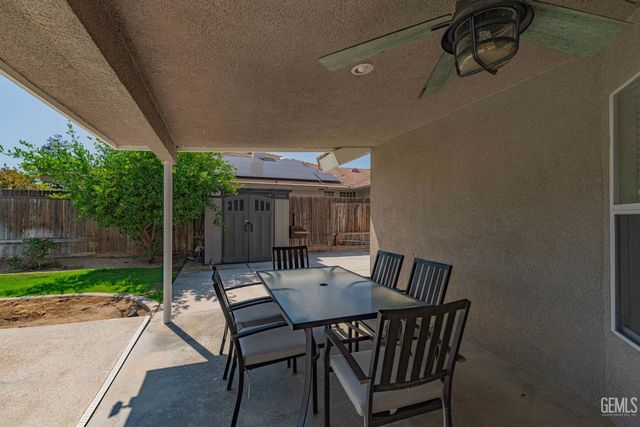 11123 Coachlight Court, Bakersfield, CA 93312