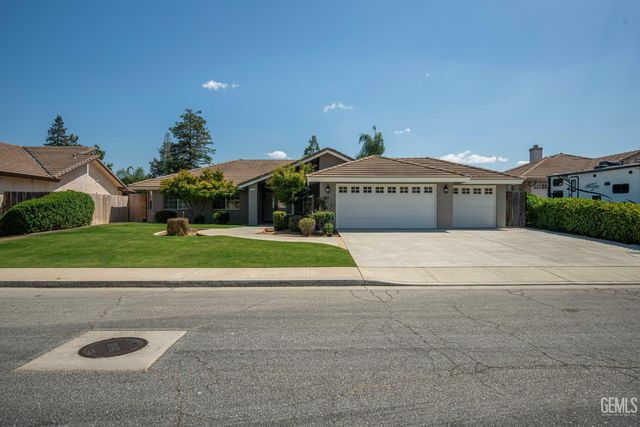 11123 Coachlight Court, Bakersfield, CA 93312