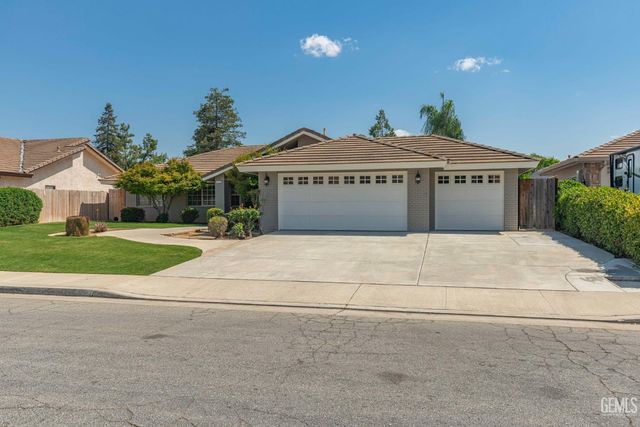 11123 Coachlight Court, Bakersfield, CA 93312