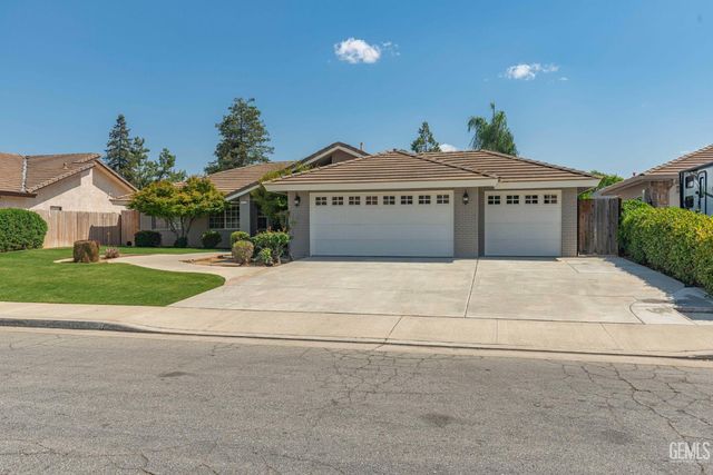 11123 Coachlight Court, Bakersfield, CA 93312