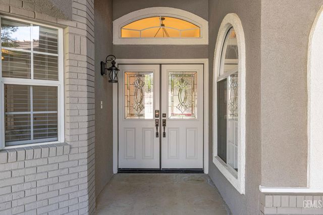 11123 Coachlight Court, Bakersfield, CA 93312