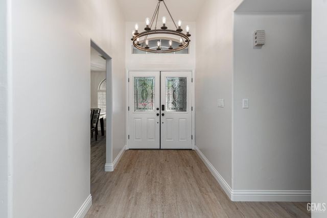 11123 Coachlight Court, Bakersfield, CA 93312
