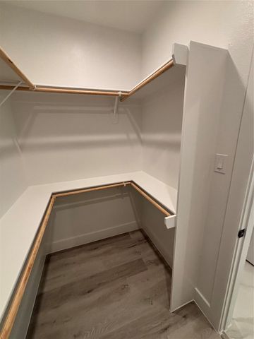 108 E 44th Street B, Houston, TX 77018