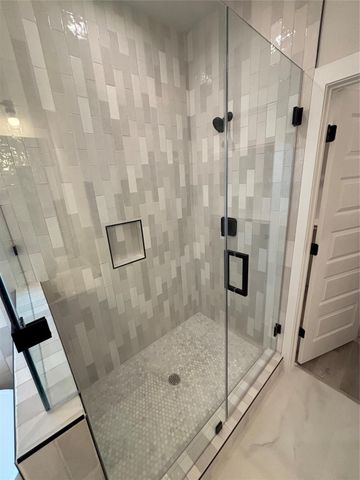 108 E 44th Street B, Houston, TX 77018