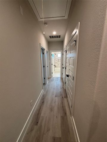 108 E 44th Street B, Houston, TX 77018