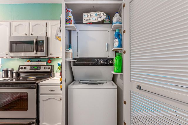 716 Sunrise Ave, Sunrise Beach, TX 78643