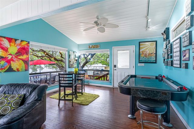 716 Sunrise Ave, Sunrise Beach, TX 78643