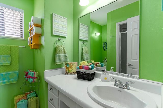 716 Sunrise Ave, Sunrise Beach, TX 78643