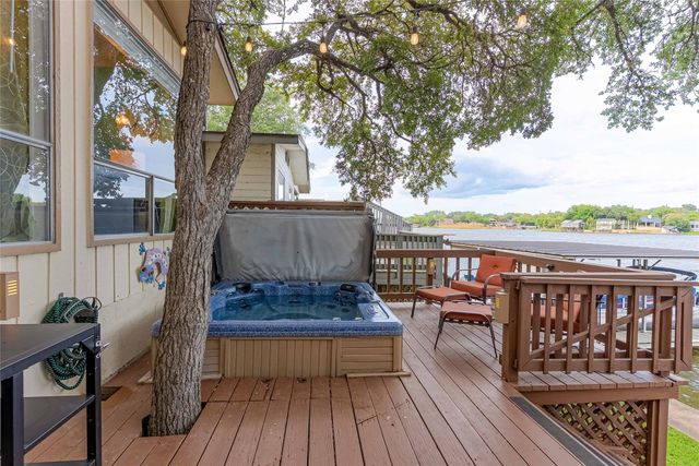 716 Sunrise Ave, Sunrise Beach, TX 78643