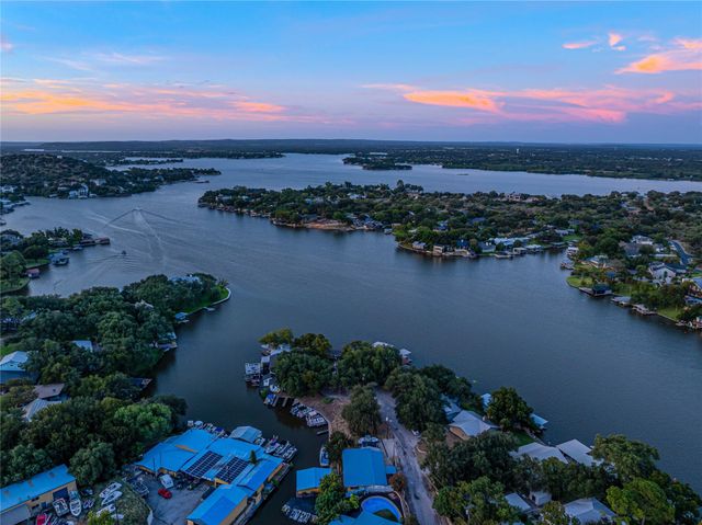 716 Sunrise Ave, Sunrise Beach, TX 78643