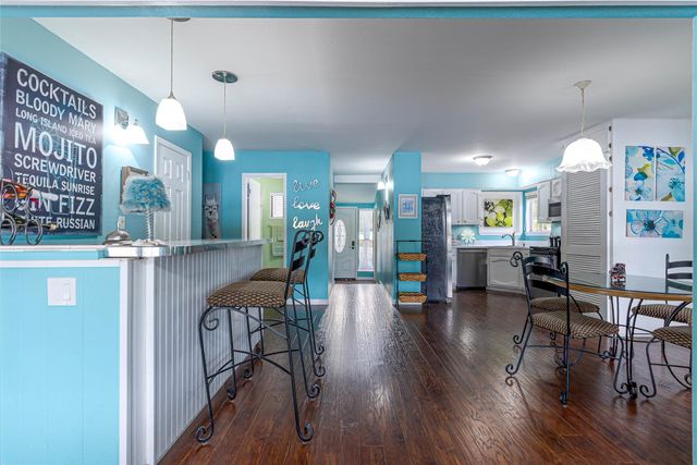 716 Sunrise Ave, Sunrise Beach, TX 78643