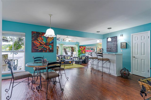 716 Sunrise Ave, Sunrise Beach, TX 78643