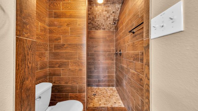 219 April Waters Drive W, Montgomery, TX 77356