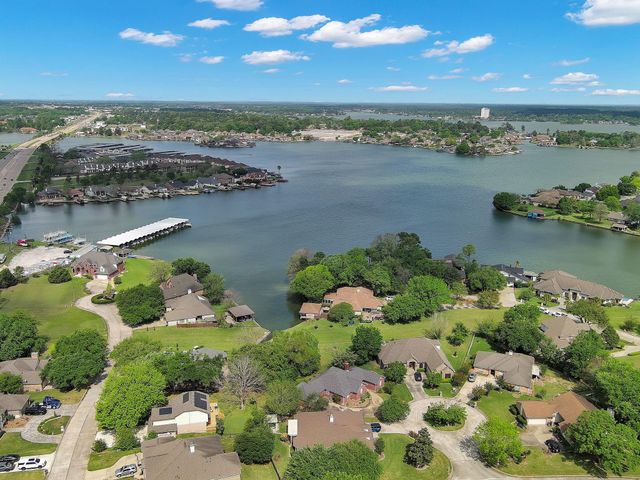 219 April Waters Drive W, Montgomery, TX 77356