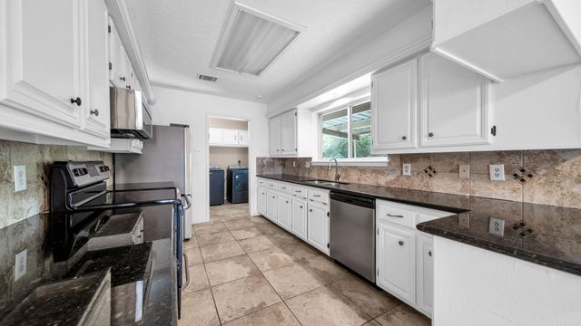 219 April Waters Drive W, Montgomery, TX 77356