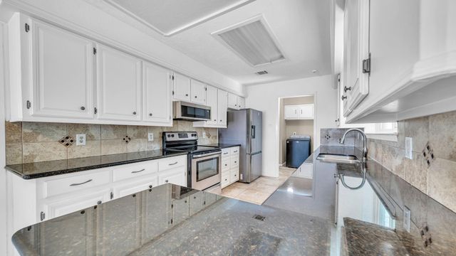 219 April Waters Drive W, Montgomery, TX 77356