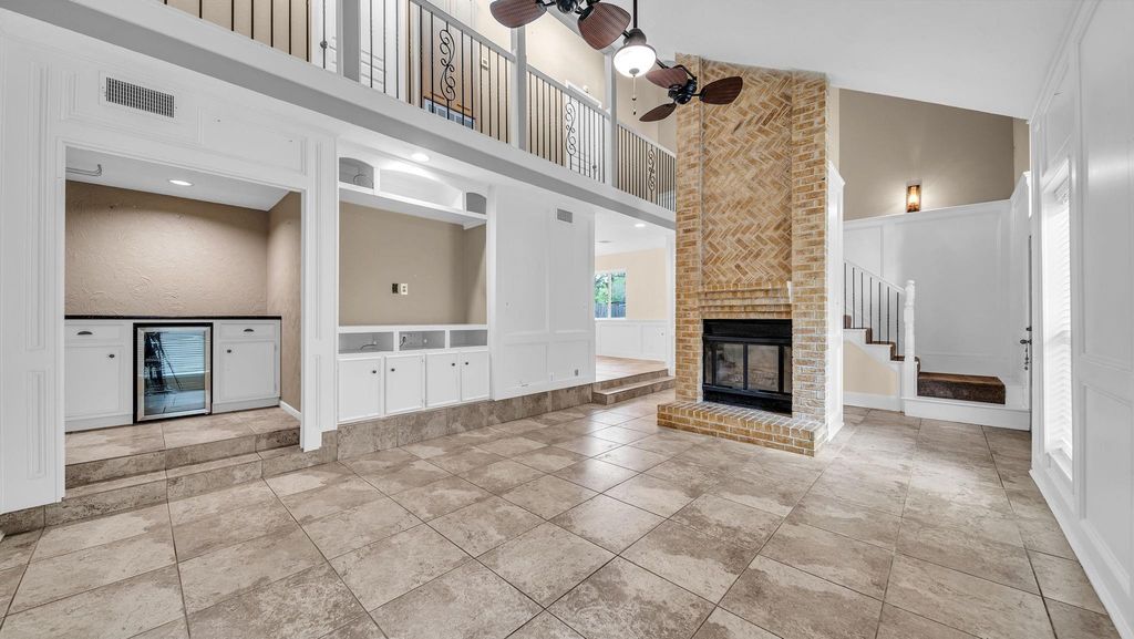 219 April Waters Drive W, Montgomery, TX 77356