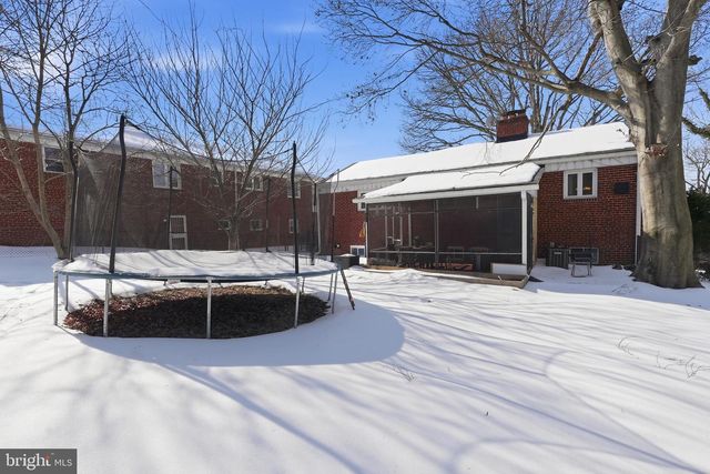 5820 WOODLAND DR, Oxon Hill, MD 20745