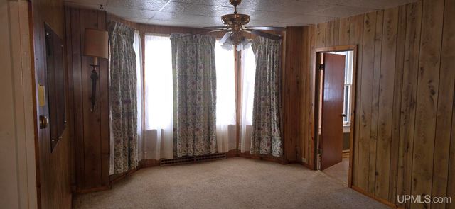 904 W A St, Iron Mountain, MI 49801