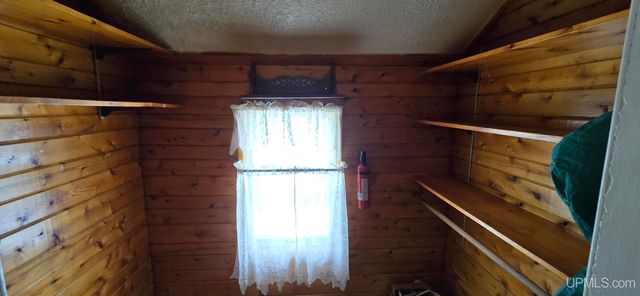 904 W A St, Iron Mountain, MI 49801
