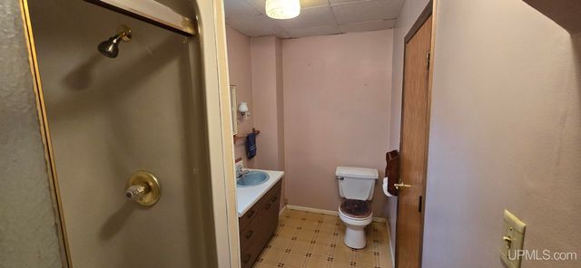 904 W A St, Iron Mountain, MI 49801