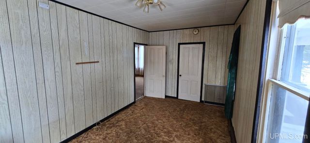 904 W A St, Iron Mountain, MI 49801