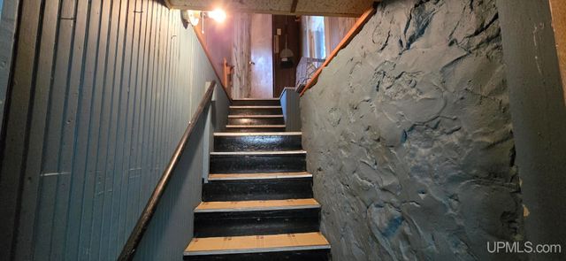 904 W A St, Iron Mountain, MI 49801