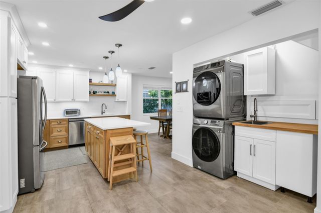 843 NW 98th Avenue, Plantation, FL 33324