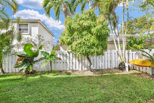 843 NW 98th Avenue, Plantation, FL 33324