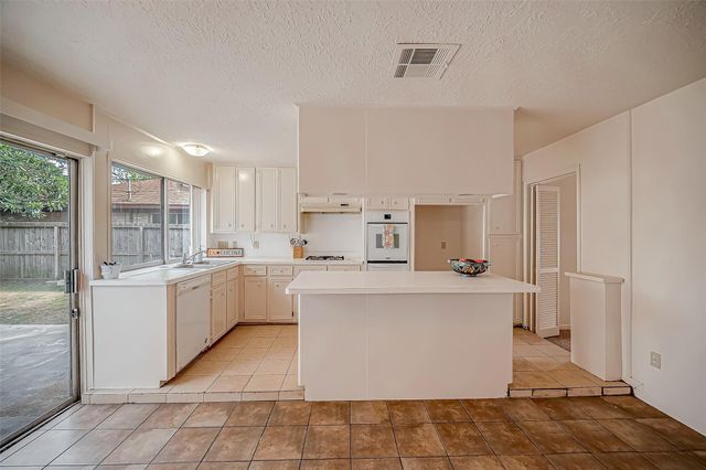 10607 Silkwood Drive, Houston, TX 77031