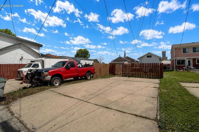 1211 6th STREET, Milwaukee, WI 53204