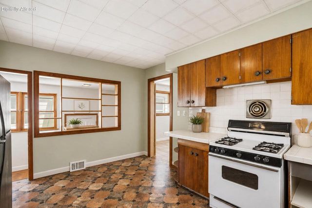 1211 6th STREET, Milwaukee, WI 53204