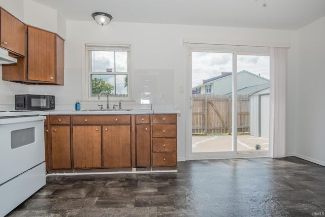 4216 Moller Road, Indianapolis, IN 46254