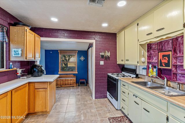 865 W Cutstone Street, Oracle, AZ 85623