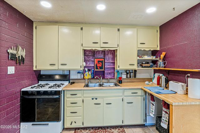 865 W Cutstone Street, Oracle, AZ 85623