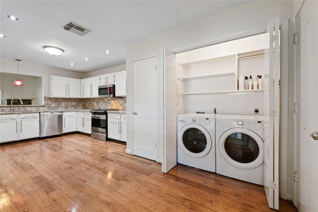 807 Woodfern Glen Lane, Pearland, TX 77584