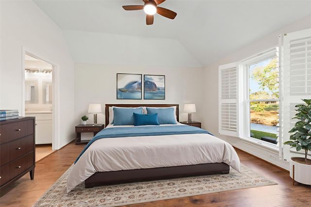 807 Woodfern Glen Lane, Pearland, TX 77584