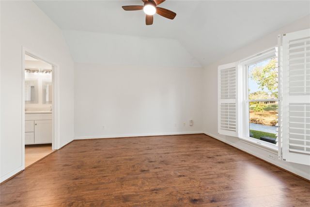 807 Woodfern Glen Lane, Pearland, TX 77584