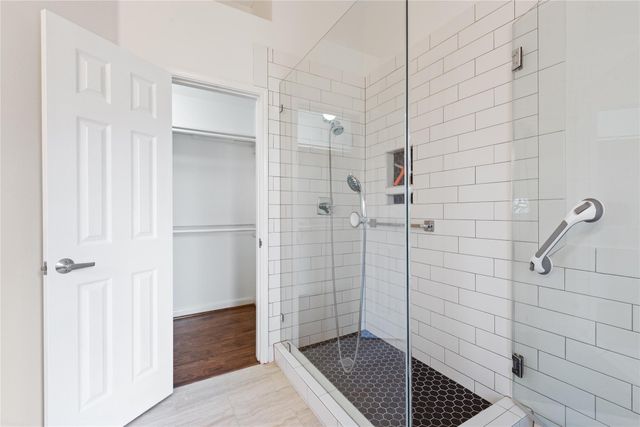 807 Woodfern Glen Lane, Pearland, TX 77584