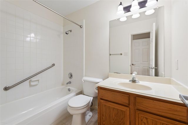 807 Woodfern Glen Lane, Pearland, TX 77584